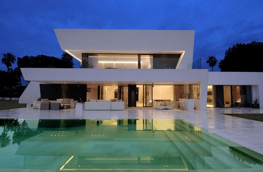 Selling Luxury Property Online